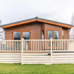 Waterfall Luxmy With Hot Tub Lodge York