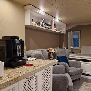 R & R Apartment